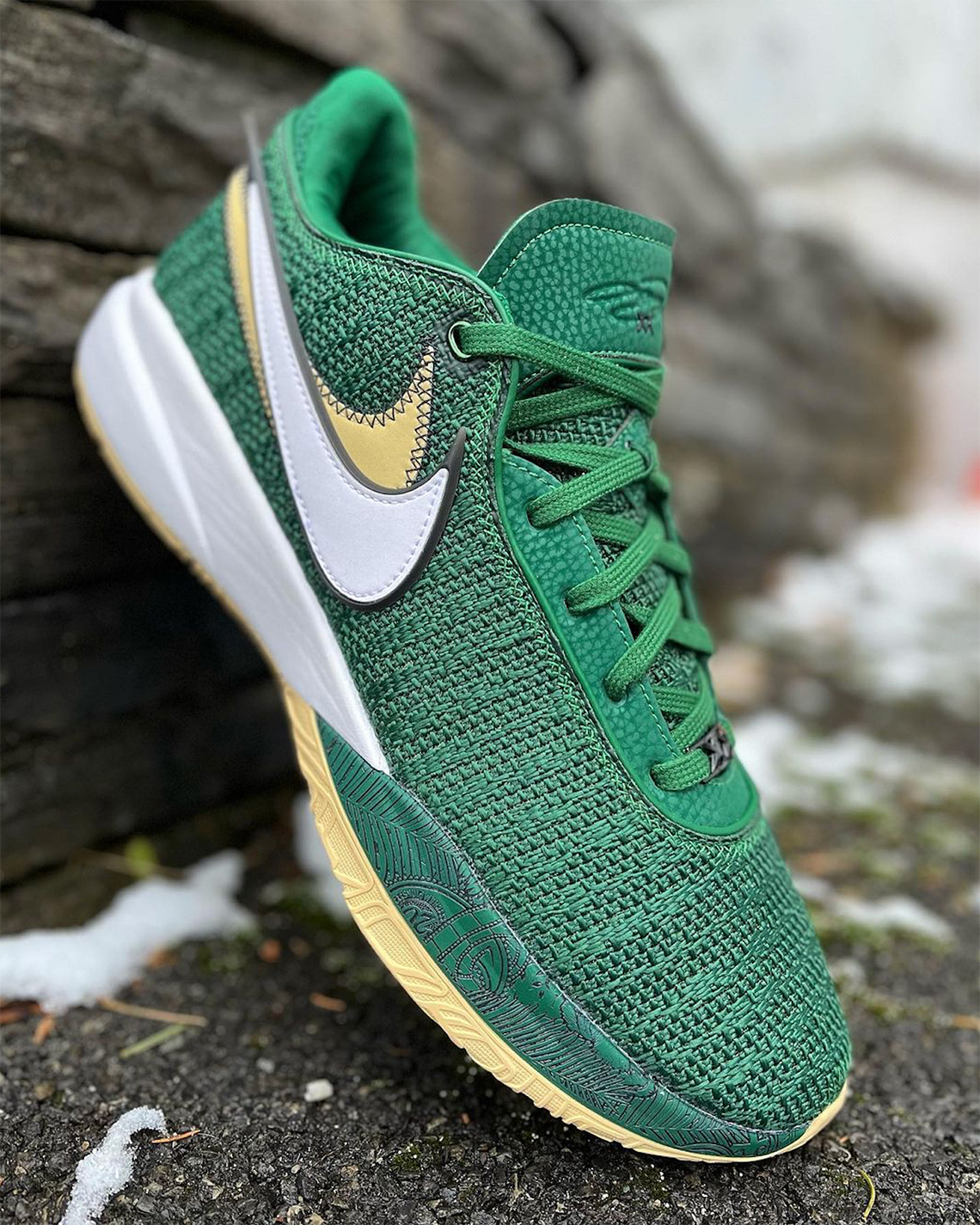 Svsm hotsell lebron 15