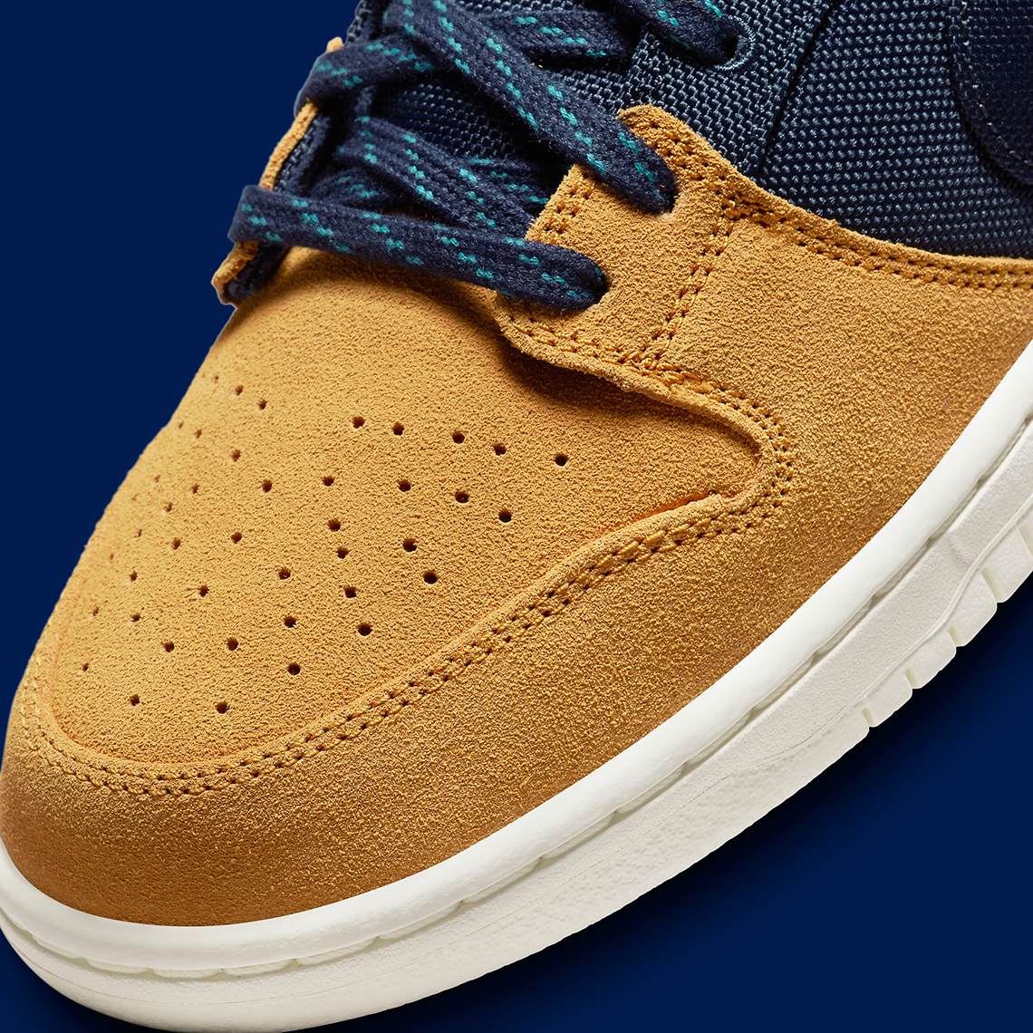 nike sb dunk low midnight navy desert ochre dx6775 400 3