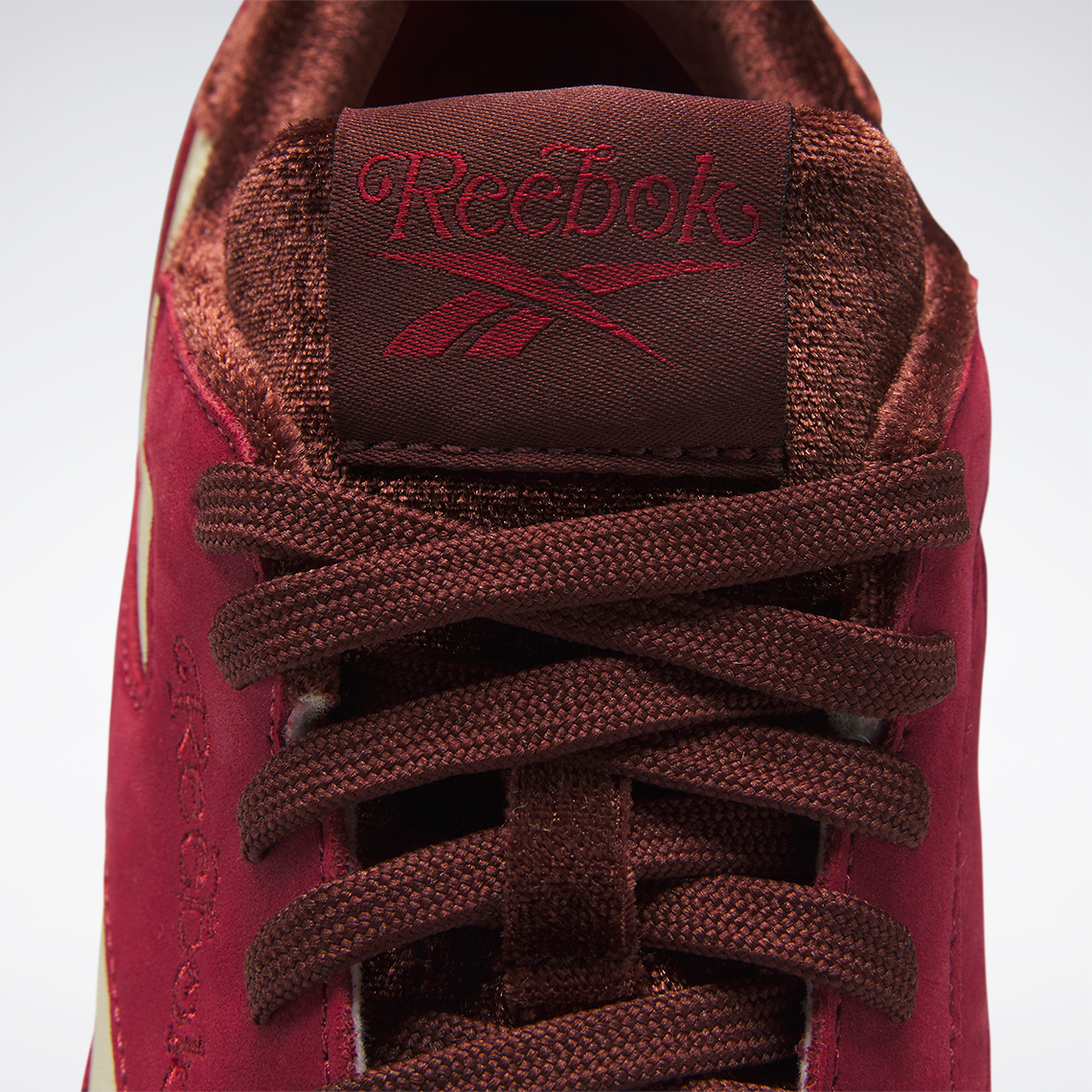 Reebok Mid Navy Cherries Ie4100 5