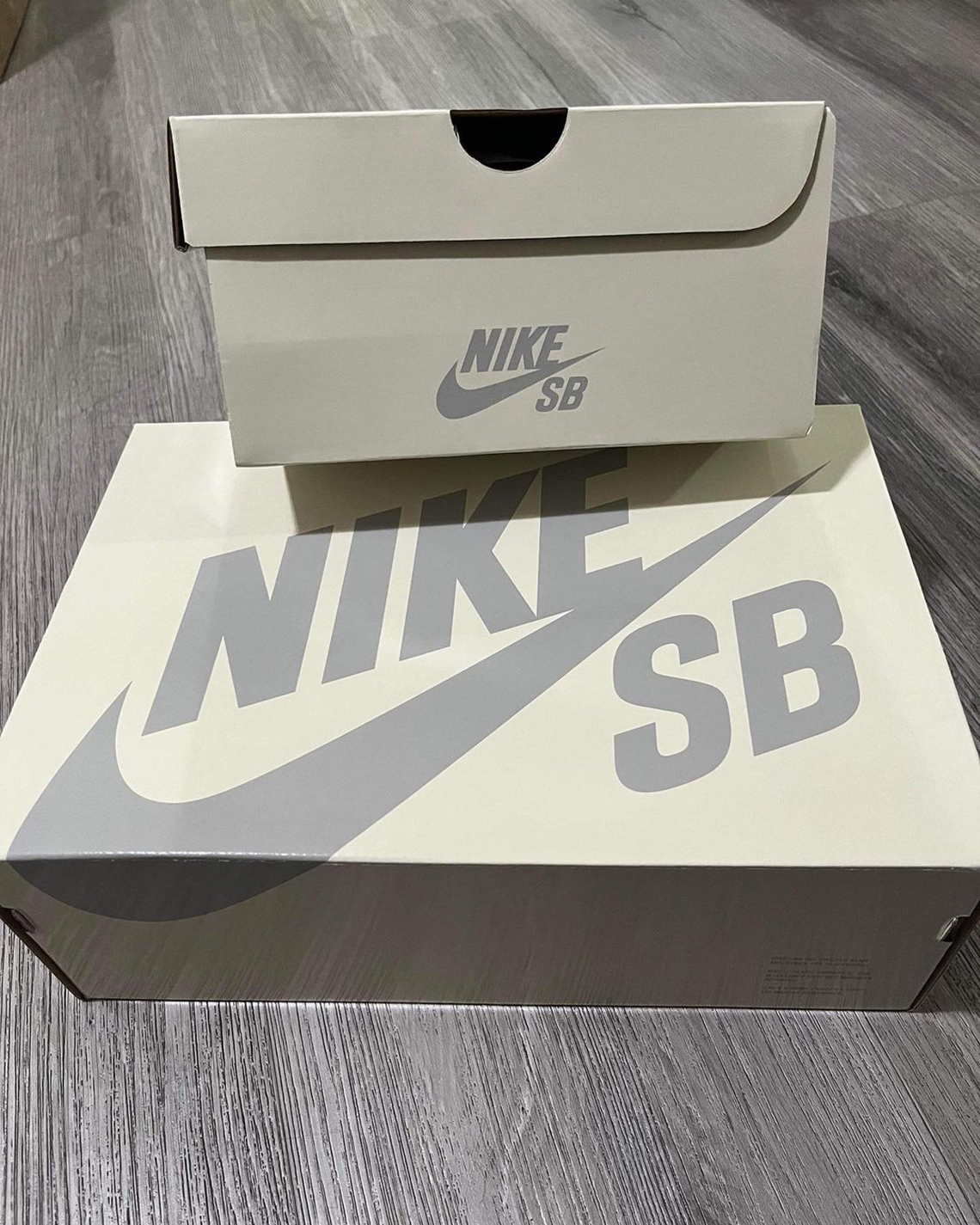 Nike SB Beige Box 3