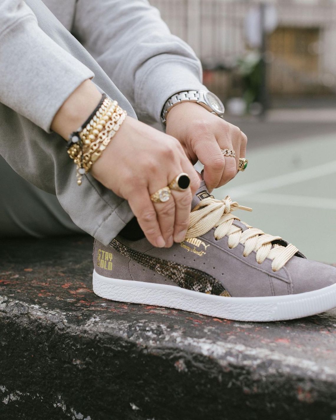 Misverstand absorptie kanaal Tommy Jewels x PUMA Clyde "Stay Gold" Release | SneakerNews.com