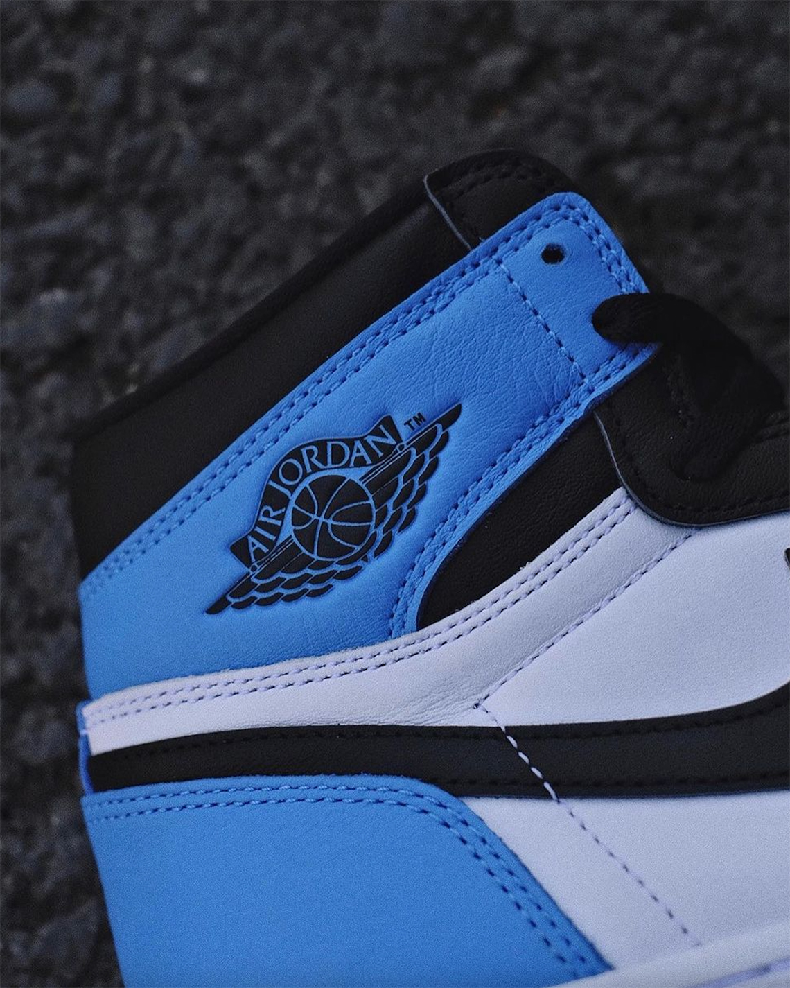 AIR JORDAN 1 RETRO HIGH OG 'UNIVERSITY BLUE' – Token Miami