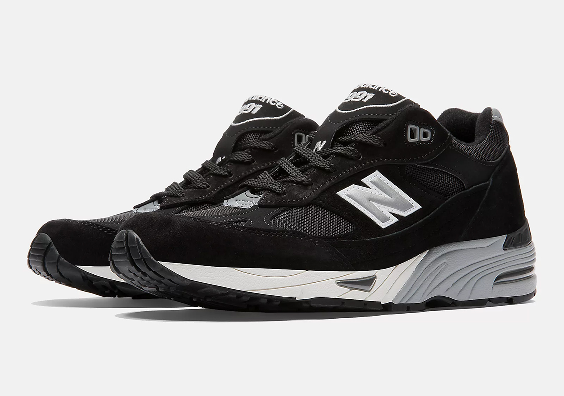 The Sostenibile New balance Stretto Fast Flight Printed Made In UK Is Now Available In “Black/Grey”