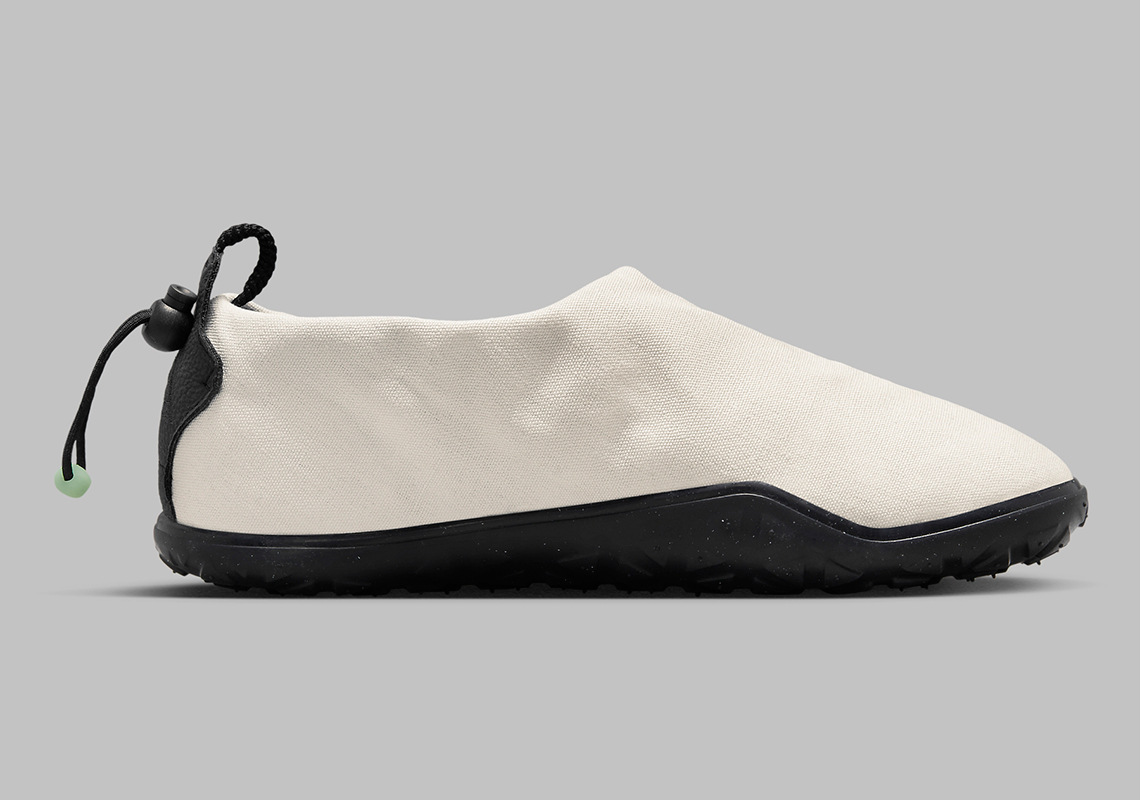 Nike ACG Air Moc Sail Black DZ3407-100 | SneakerNews.com