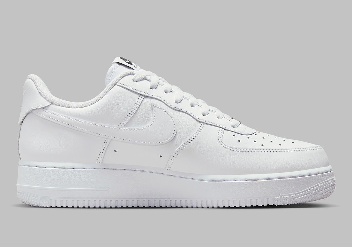 Nike Air Force 1 '07 FlyEase Triple White