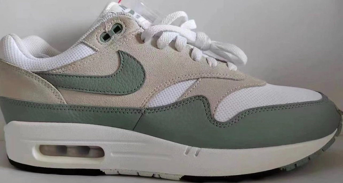 nike south Air Max 1 white mica green photon dust black DZ4549 100 1