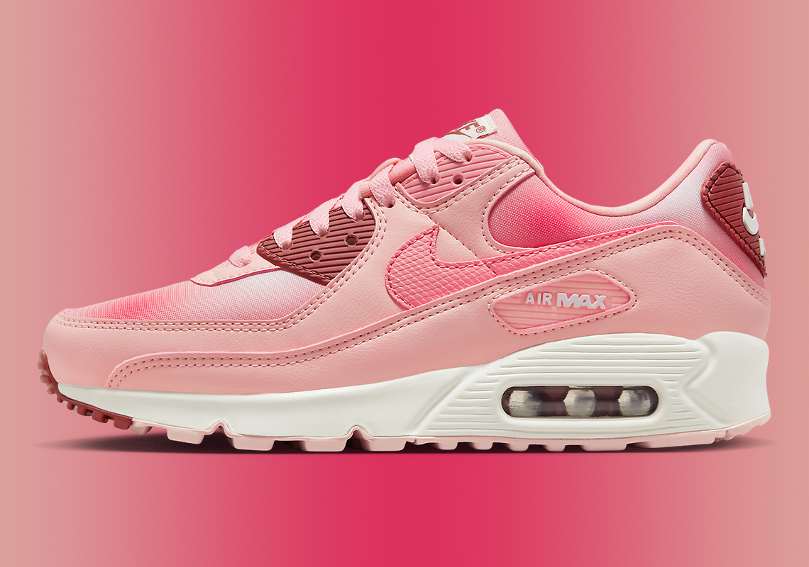 Nike Air Max 90 "Pink Blush" |