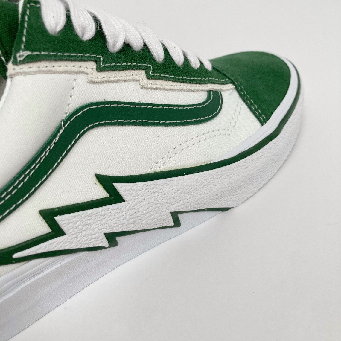 Green vans hot sale with lightning bolt