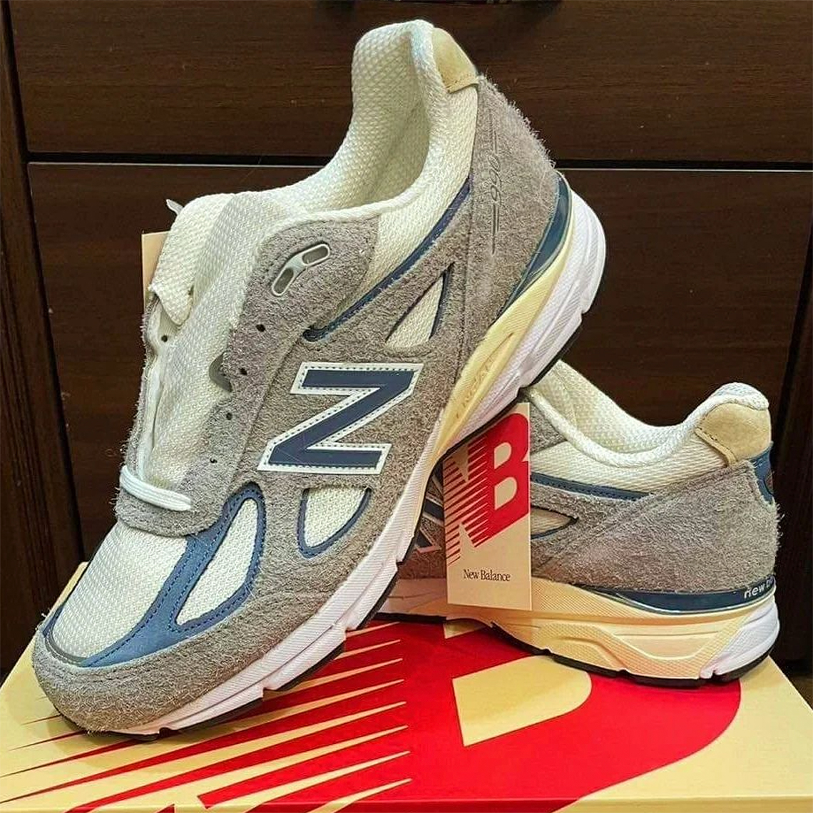 New Balance 990V4 