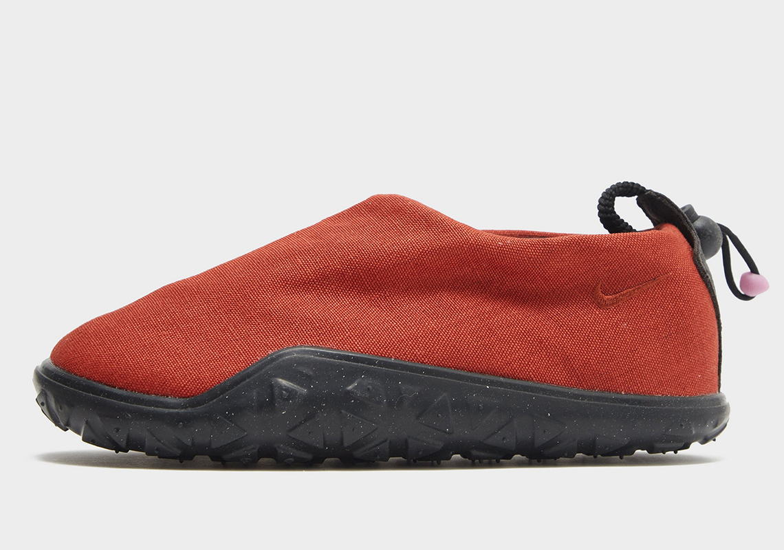 nike acg air moc rugged orange black DZ3407 800 6