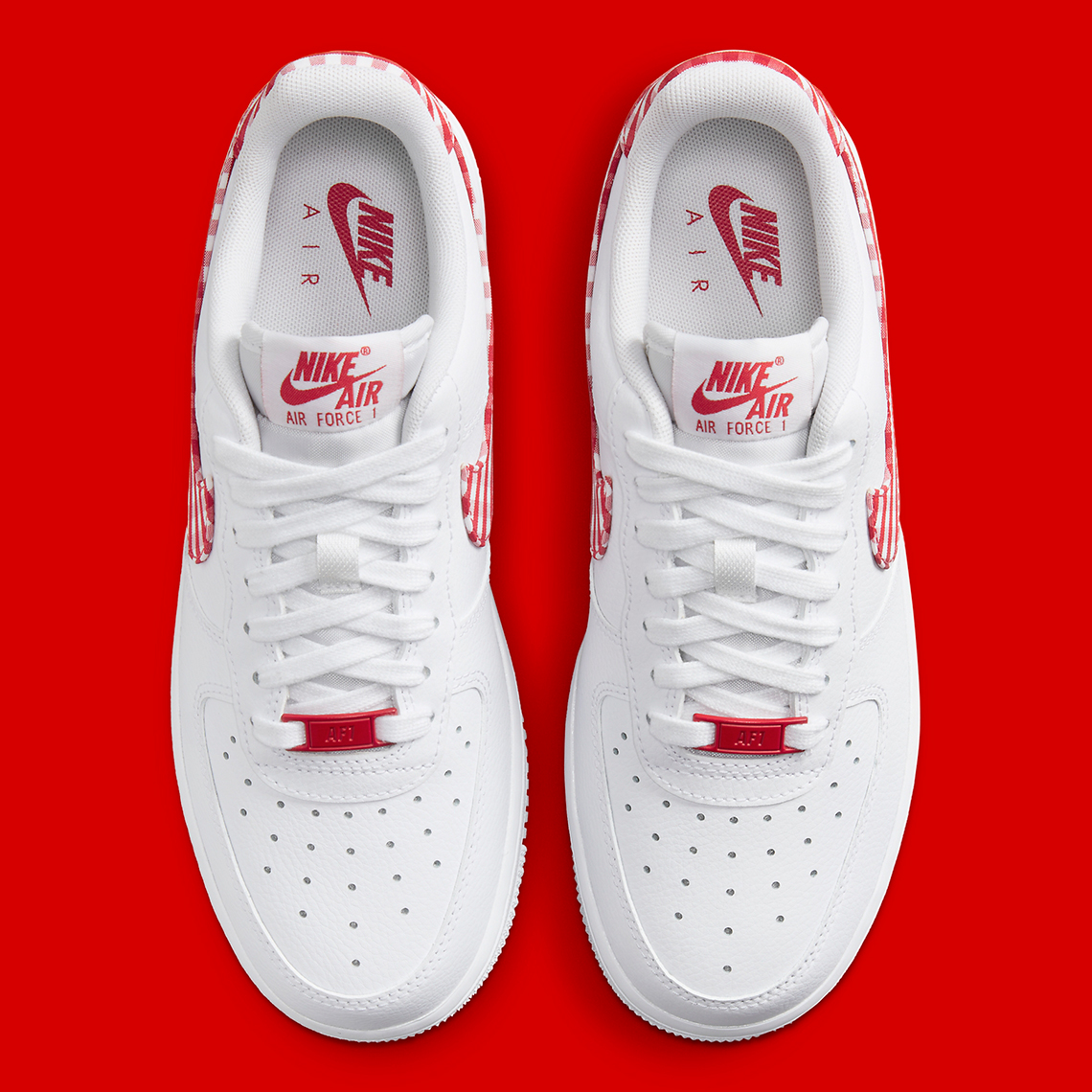 White nike with hot sale red check