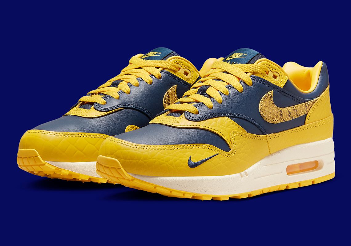 nike air max 1 midnight navy varsity maize FJ5479 410 4