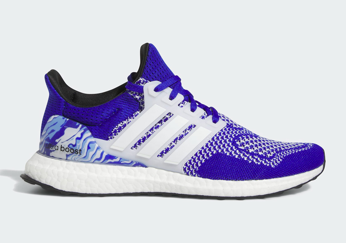 Adidas ultra boost con strisce sales blu