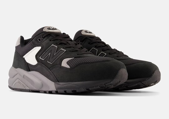The New Balance 580 Reappears In Versatile "Black/Grey"
