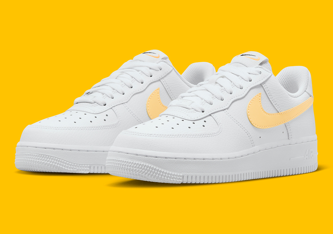 Air force 1 hot sale with yellow swoosh