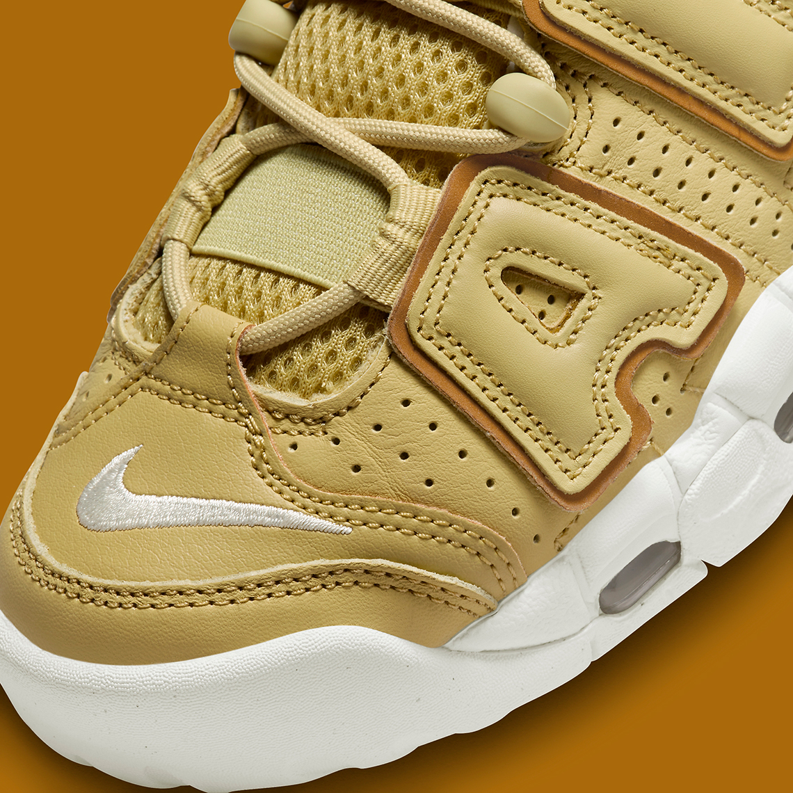 Nike on sale uptempo gold