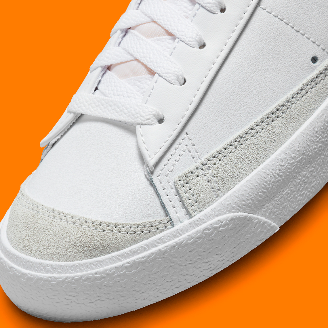 nike blazer mid 77 silver swoosh