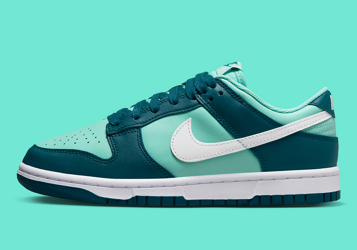 Teal nike clearance dunks