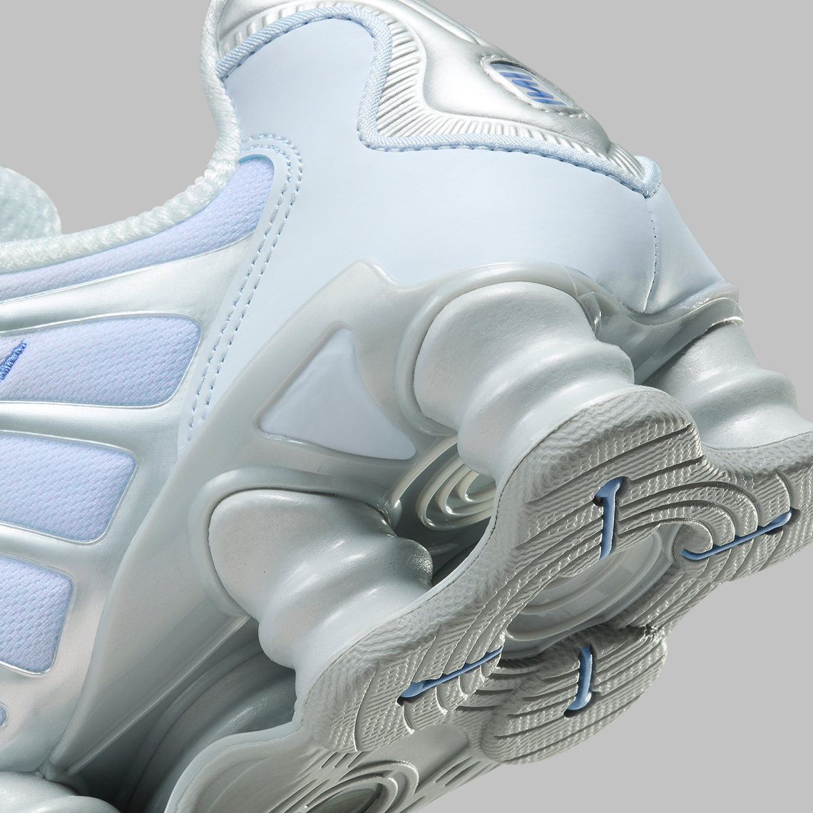nike shox light blue