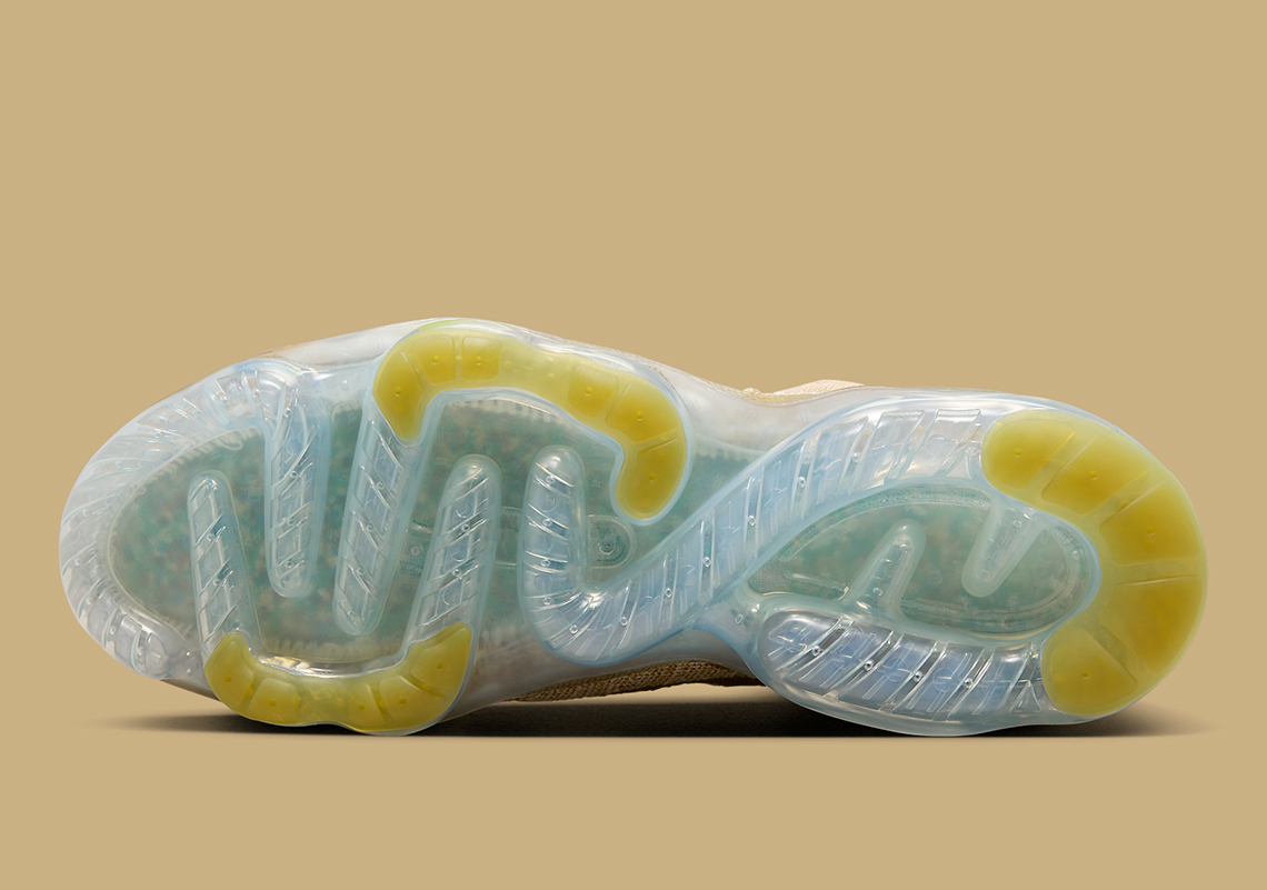 vapormax flyknit tan