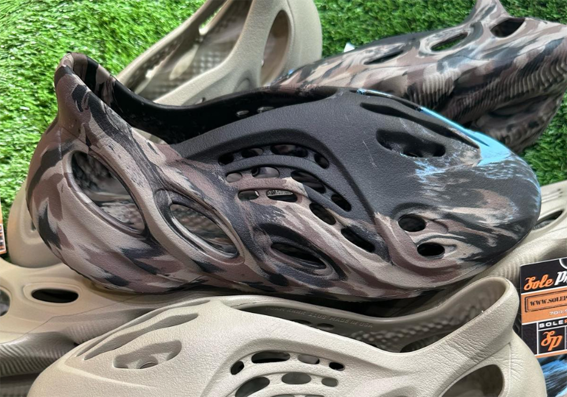 yeezy foam runner colors