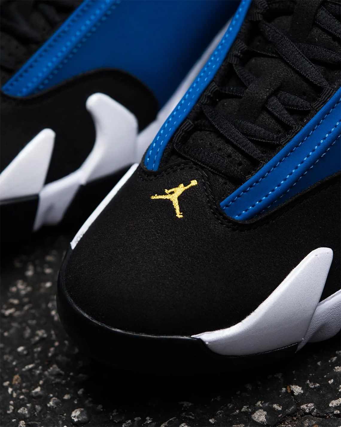 This Jordan 1 392 features a Legend Laney 487471 407 Store List 5