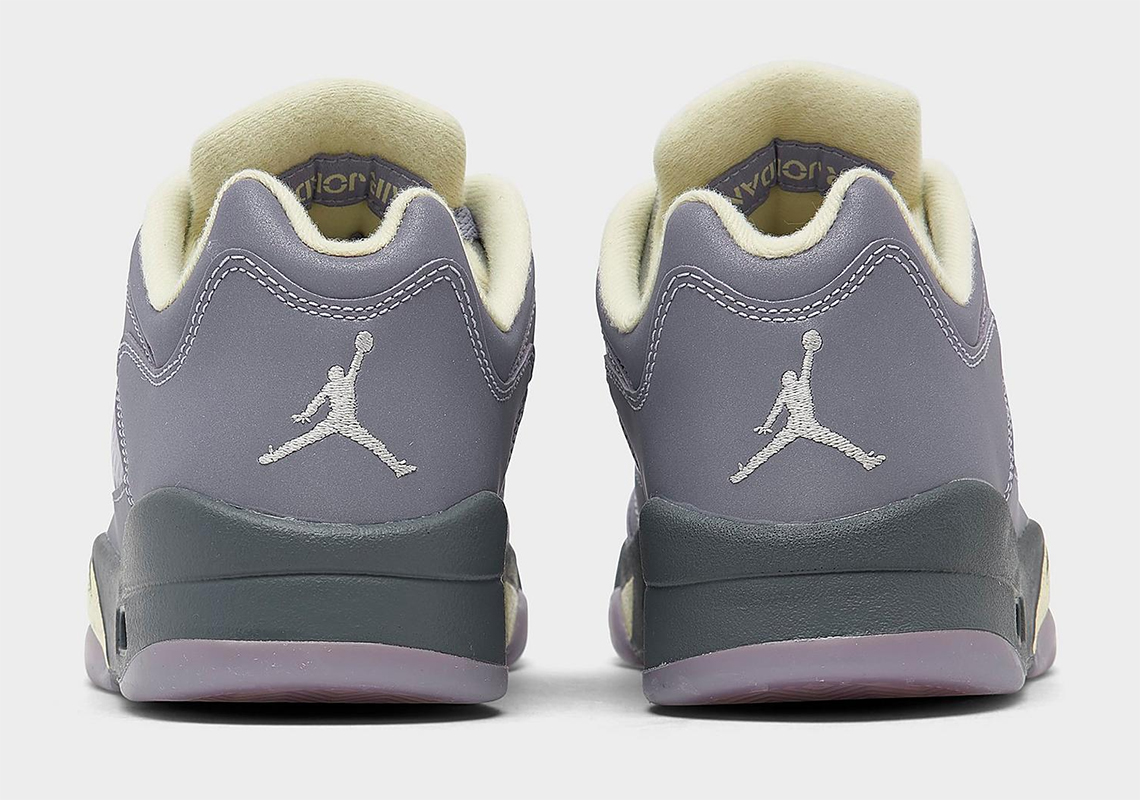 Enjoy an official look at this upcoming Air Jordan nouer 1 Low right here