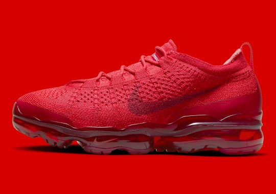 The Nike las Vapormax 2023 Flyknit Bursts In Full Red