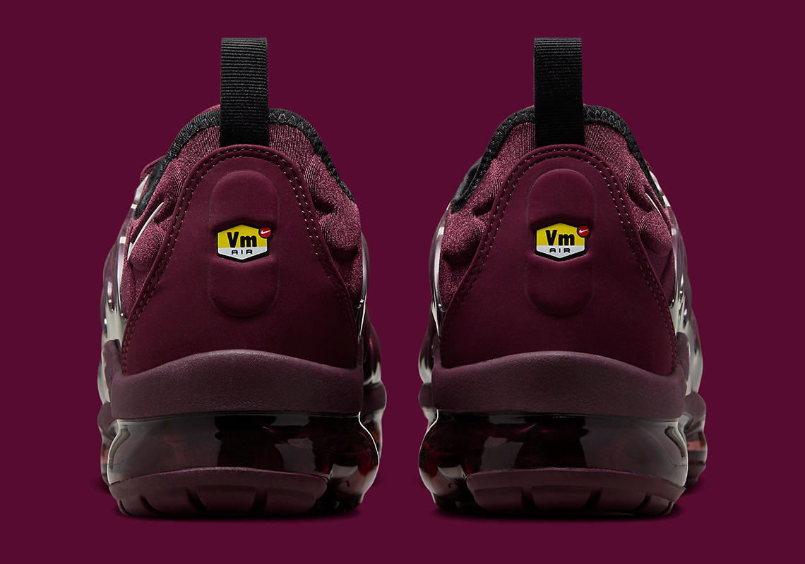 Burgundy best sale vapormax plus