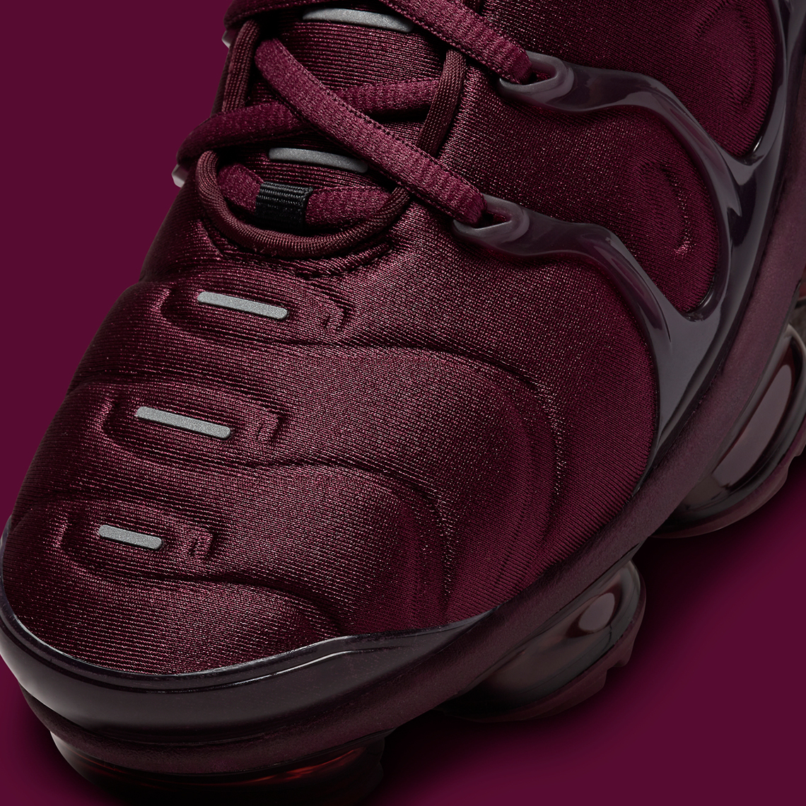 Vapormax plus 2025 wine red