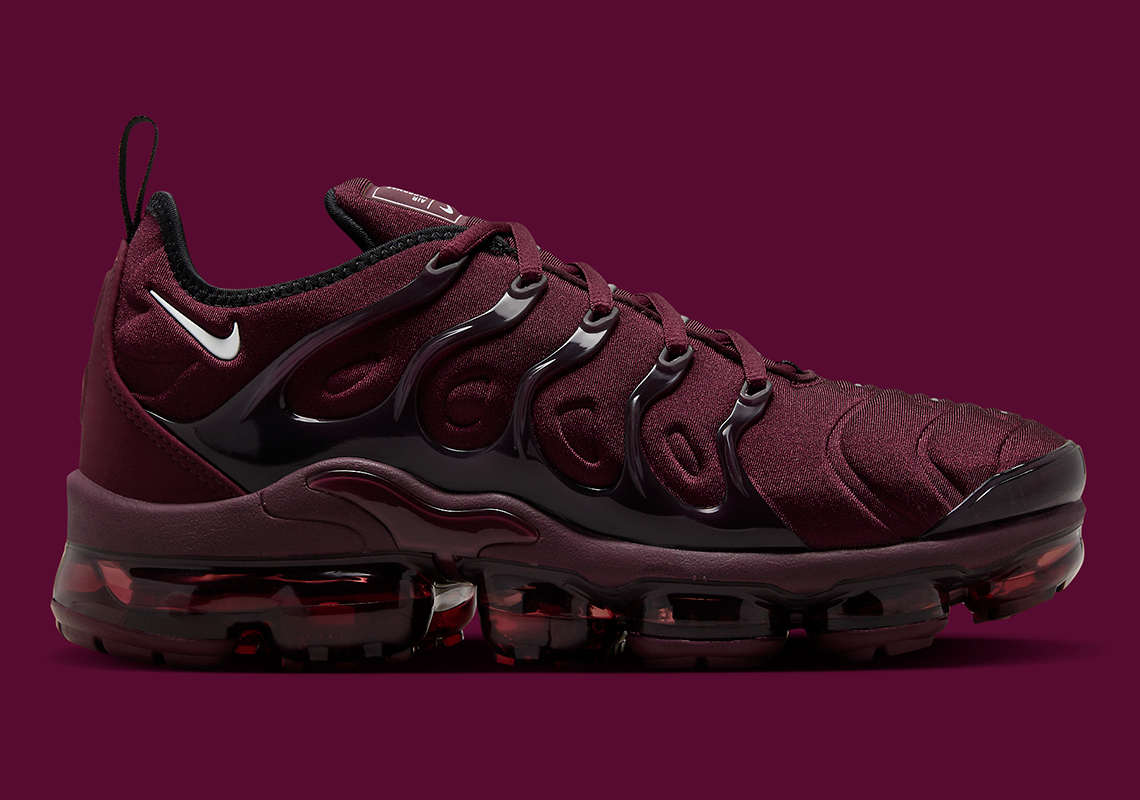 Burgundy vapormax sale