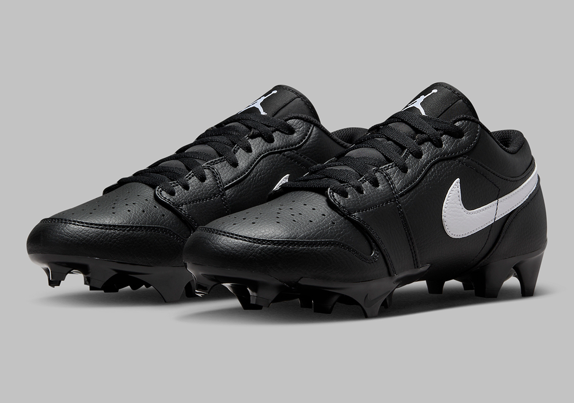 A Versatile "Black/White" Finish Appears On The Air Jordan 1 Low Cleat