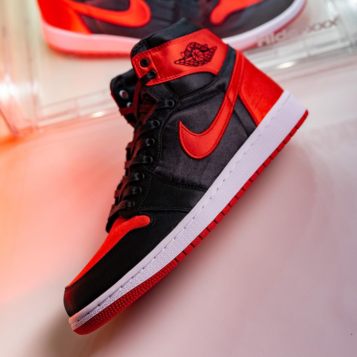 Air Jordan 1 High OG 'Satin Bred' Women's Shoes. Nike LU