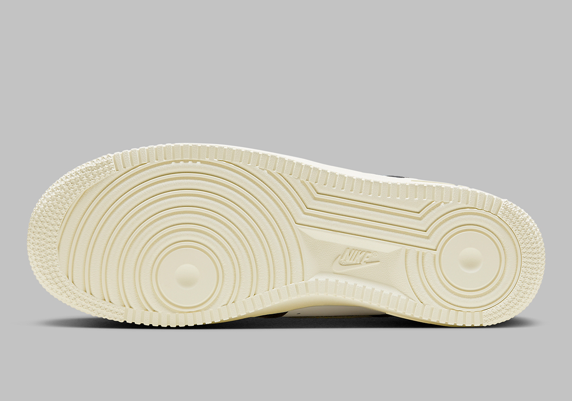 nike air force sail black