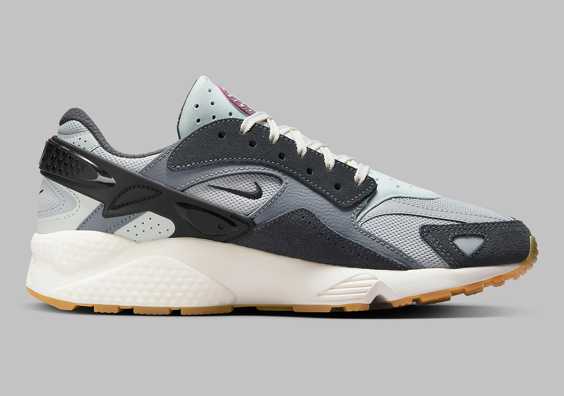 Nike Huarache Runner Light Smoke Grey Black Metallic Silver FJ0709-001 ...