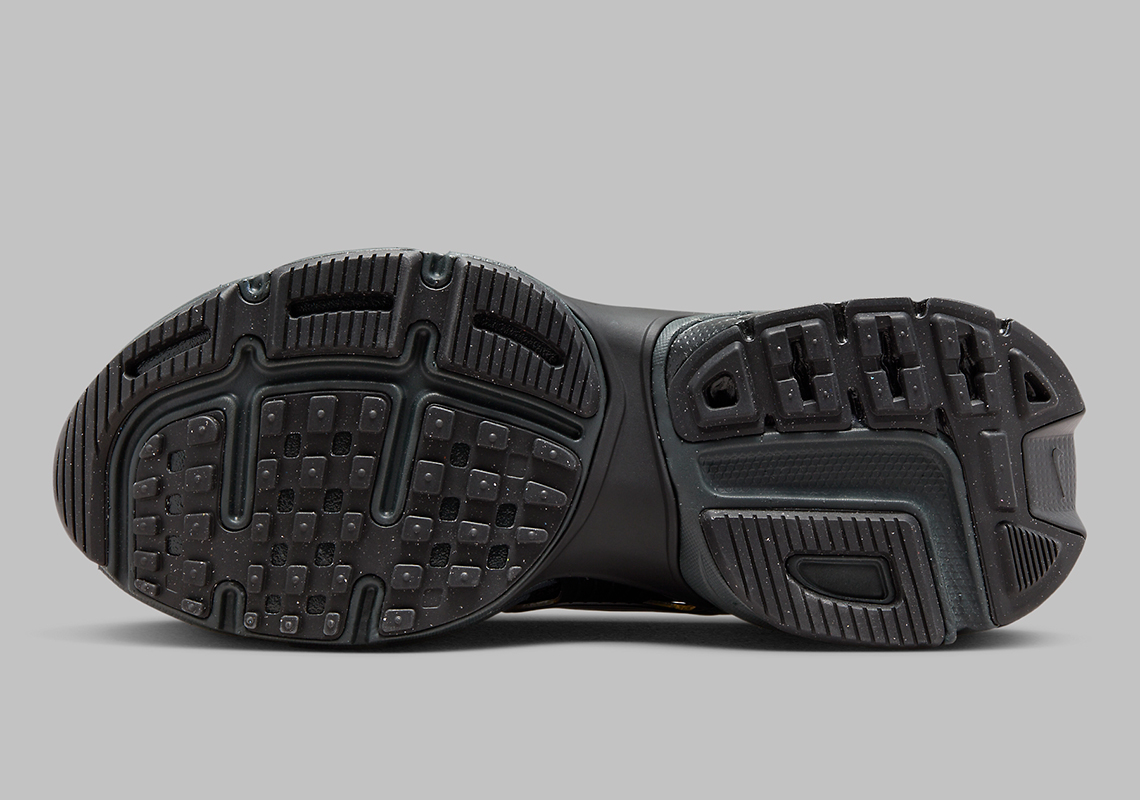 Nike Runtekk Triple Black Fd0736 001 Release Date 1