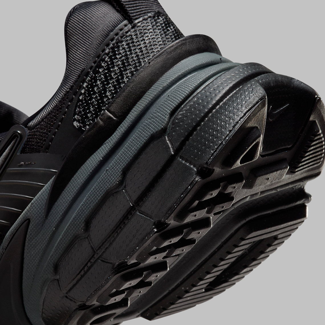 Nike Runtekk Triple Black Fd0736 001 Release Date 3