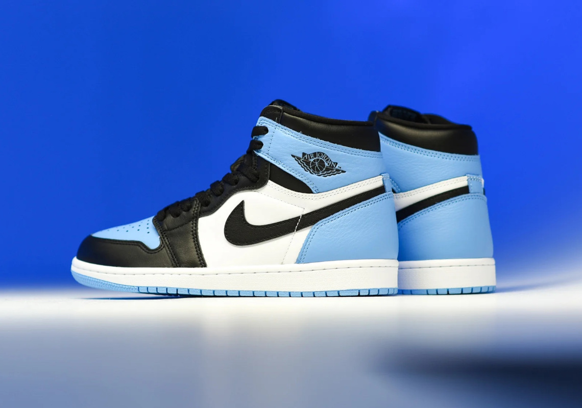 Air Jordan 1 Retro High OG UNC Toe 2023 - Sneakers DZ5485-400