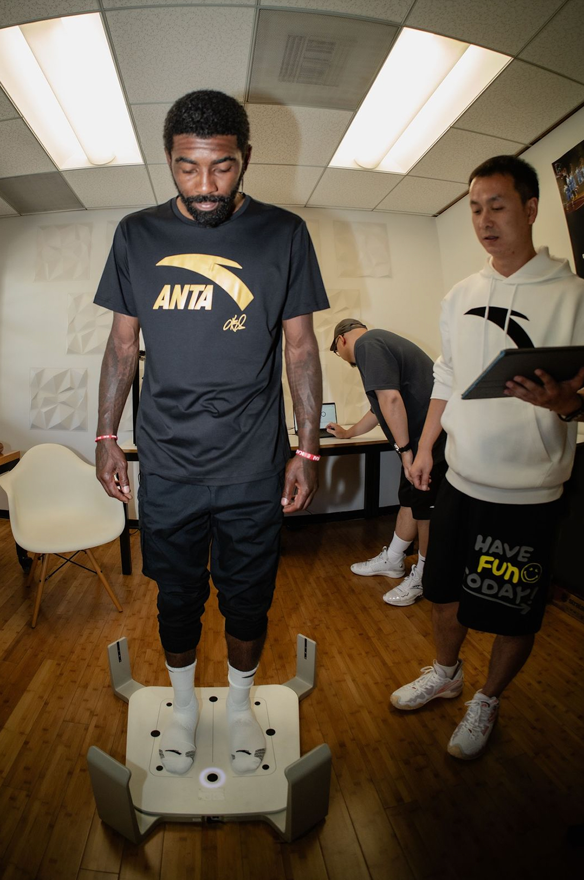 Kyrie Irving Signs With Anta 2