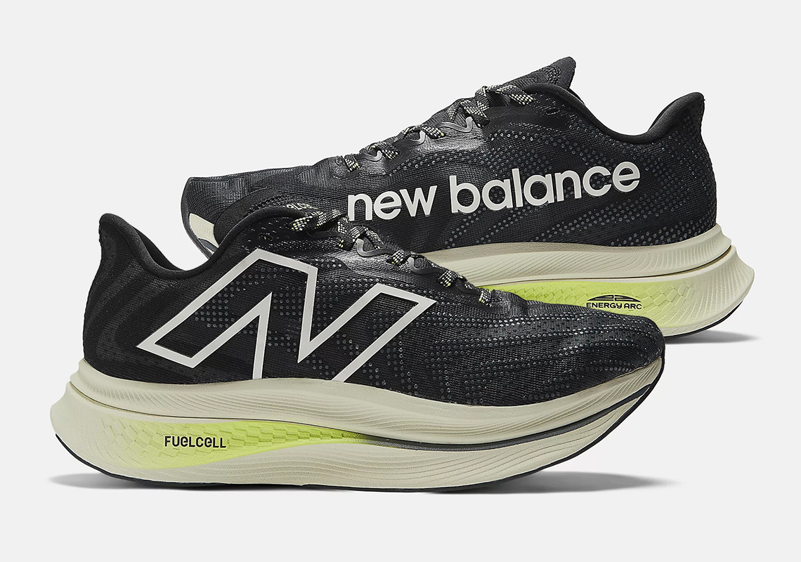 The Extra-Cushioned New Balance FuelCell SuperComp Trainer v2 Appears In "Black"