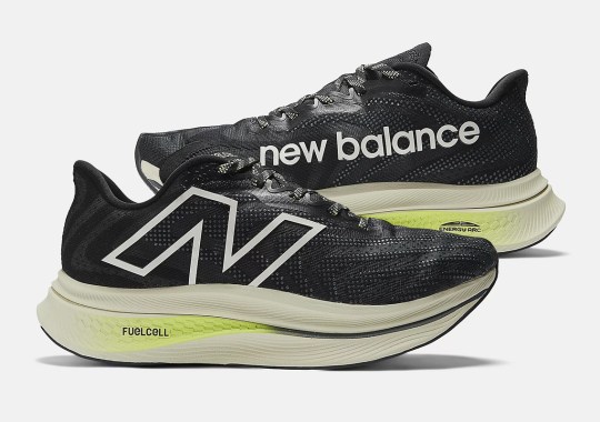 The Extra-Cushioned New Balance FuelCell SuperComp Trainer v2 Appears In “Black”