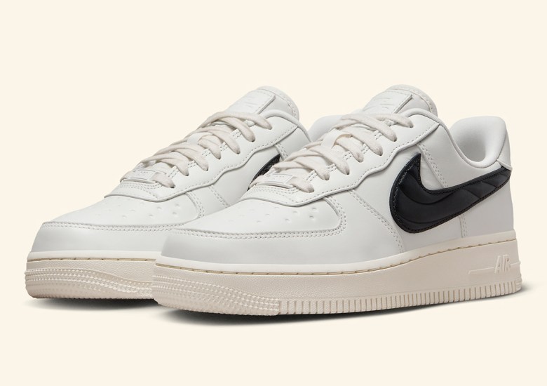 nike air force sail black