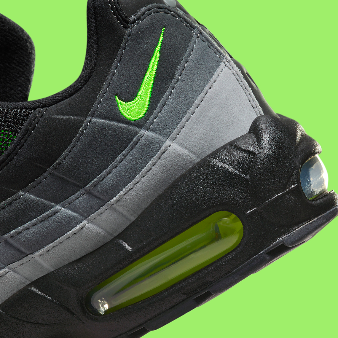 Nike Air Max 95 Reverse Neon + Miler / Flex Stride Set - Tee & Shorts -  Ghost Green / Smoke Grey