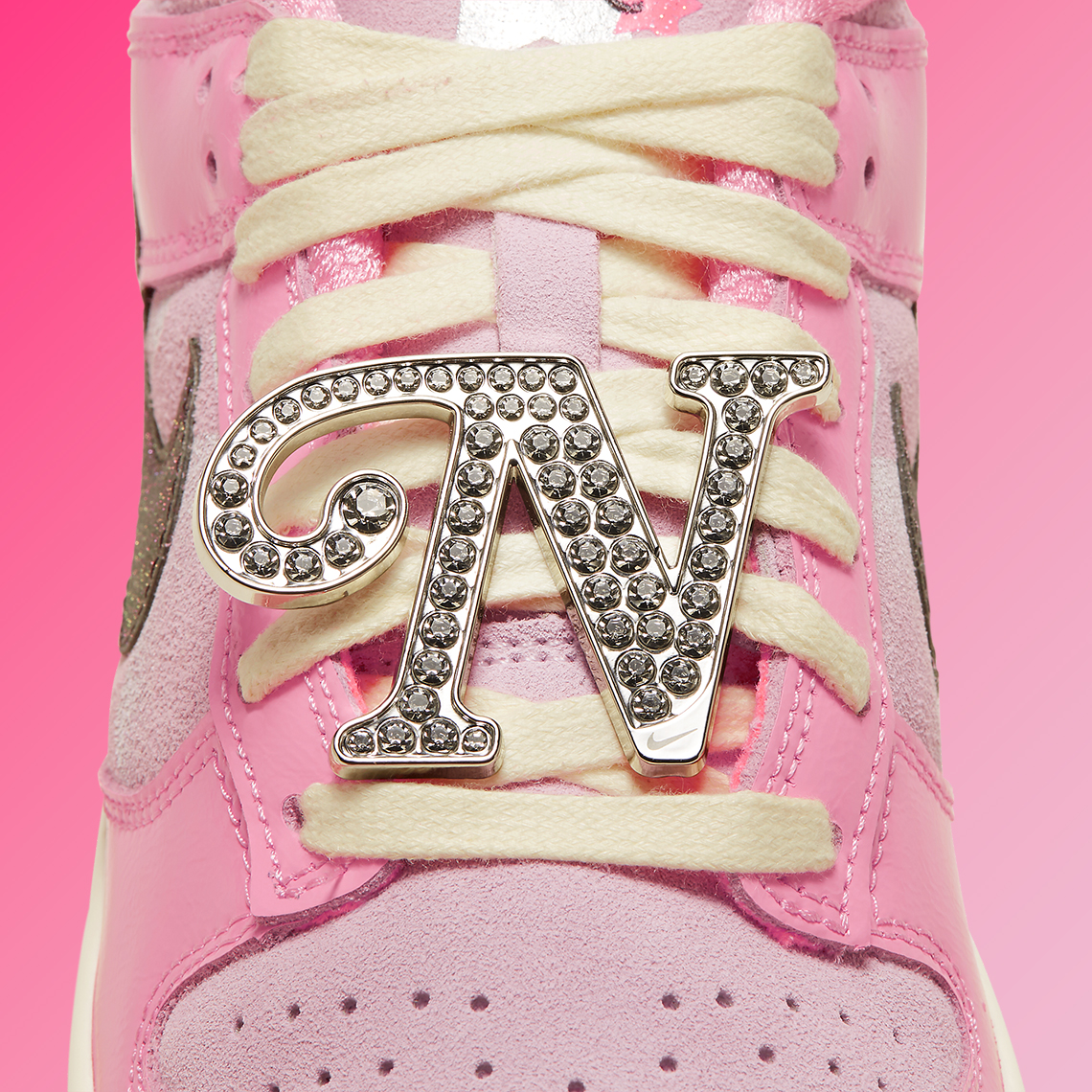 Nike Dunk Low Barbie