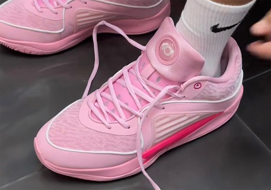 First Look At The Nike KD 16 "Aunt Pearl"