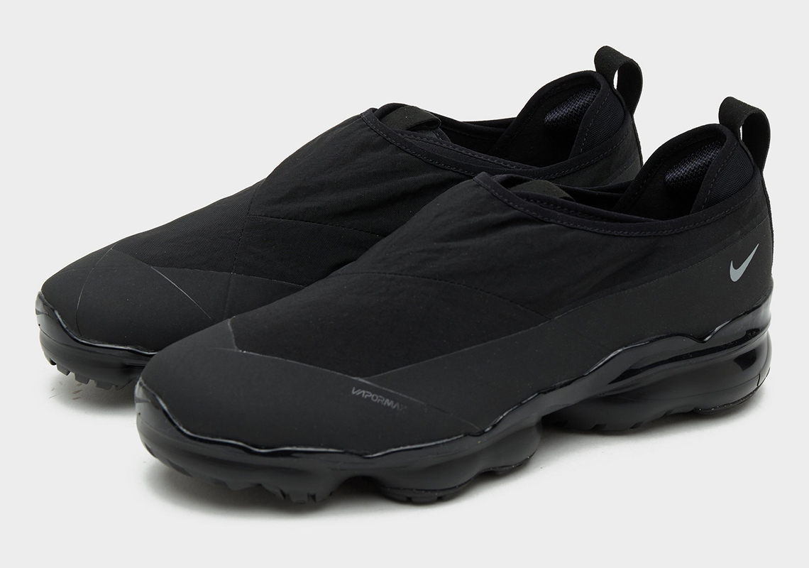 First Look At The Nike VaporMax Moc Roam "Triple Black"