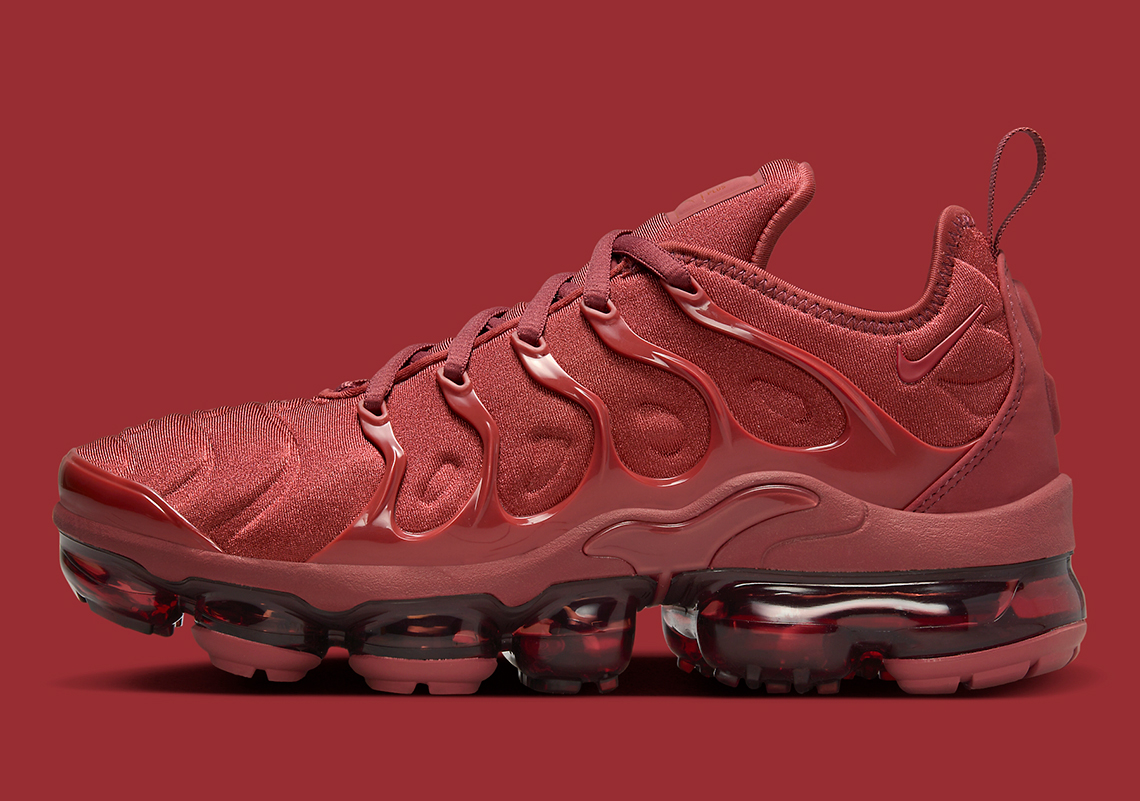 The Nike Vapormax Plus Adds A Full Red Colorway To Its Wardrobe