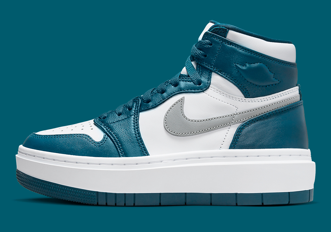 The nike air jordan 1 mid gs new love Elevate High Dresses Up In “Sky J French Blue”