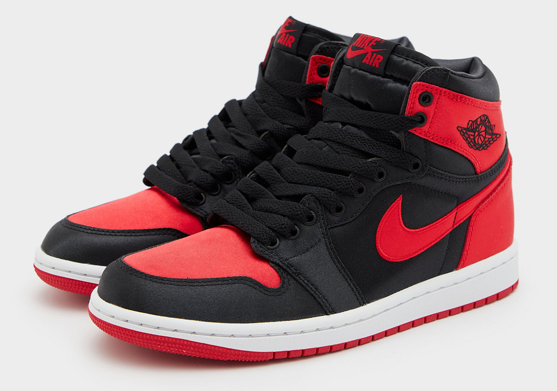 Official Look At The The Air Jordan 1 Low Arrives with Houndstooth Detailing Retro High OG “Satin Bred”