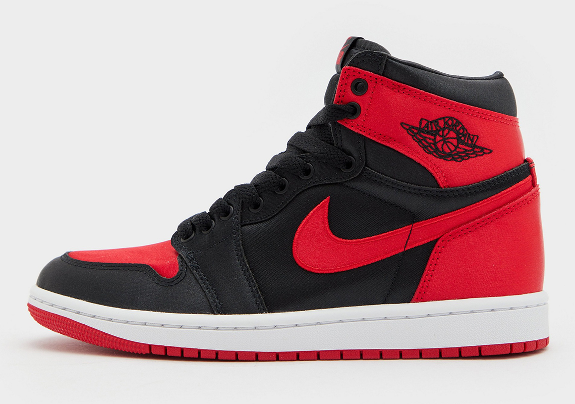The Air Jordan 1 Low Arrives with Houndstooth Detailing Satin Bred Fd4810 061 Release Date 5